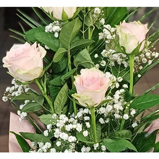 Klasszikus 5 szálas rózsaszín rózsacsokor