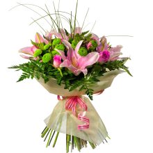 Rózsaszín csokor rózsaszín liliommal és rózsával