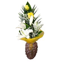 Sárga rózsacsokor fehér liliommal