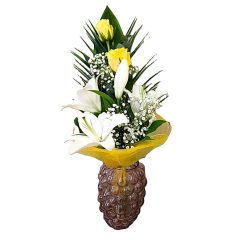 Sárga rózsacsokor fehér liliommal